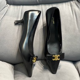 Женские кожаные туфли Celine 2024 черные с золотой пряжкой