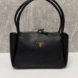 Женская кожаная сумка Prada 2024 черная 27х18х11