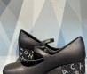 Женские кожаные туфли Chanel 2024 черные на каблуке в стразах