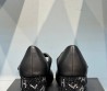 Женские кожаные туфли Chanel 2024 черные на каблуке в стразах