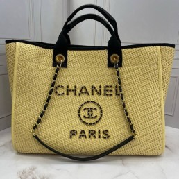 Текстильная сумка-шоппер Chanel 2024 бежевая с золотой матовой фурнитурой