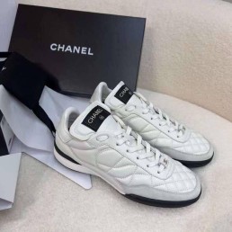 Женские кожаные кроссовки Chanel 2024 белые с прострочкой