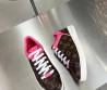 Женские кожаные кроссовки Louis Vuitton 2024 коричневые с принтом с розовой канвой