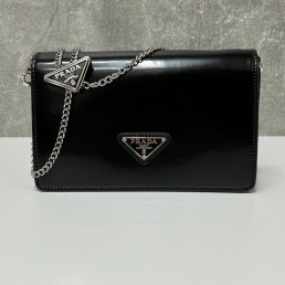 Женская кожаная сумка Prada 2024 черная 19х12х5