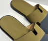 Мужские кожаные шлепки Hermes 2024 бежевые с серым