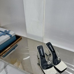 Женские комбинированные сабо Versace 2024 молочные с прозрачной частью