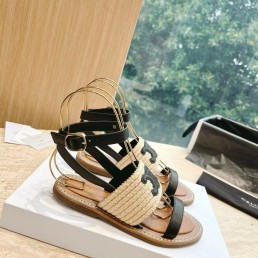 Женские кожаные сандалии Celine 2024 черные с декоративной вставкой