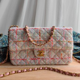 Женская твидовая сумка Chanel 2024 Flap bag 25х15 нежно-розовая с цветной ниткой