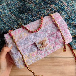 Женская твидовая сумка Chanel 2024 Flap bag 25х15 розовая с голубым и желтым