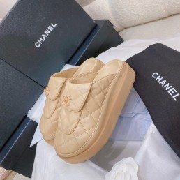 Женские кожаные сабо Chanel 2024 бежевые с прострочкой