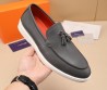 Мужские кожаные лоферы Santoni 2024 серые с кисточками