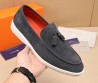 Мужские замшевые лоферы Santoni 2024 с кисточками серые