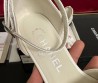 Женские кожаные туфли Chanel 2024 белые с черным носом с цветком