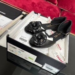 Женские кожаные туфли Chanel 2024 черные с цветком