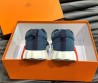 Мужские комбинированные кроссовки Hermes 2024 синие с красной буквой на подошве