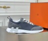 Мужские комбинированные кроссовки Hermes 2024 серые с серой буквой на подошве