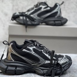 Женские комбинированные кроссовки Balenciaga 2024 черные с серебристым