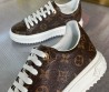Женские кожаные кроссовки Louis Vuitton 2024 коричневые с монограммами