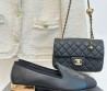 Женские кожаные лоферы Chanel 2024 черные с золотым каблуком и текстильным носом