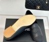 Женские кожаные лоферы Chanel 2024 черные с золотым каблуком и текстильным носом