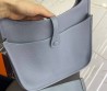 Женская кожаная сумка Hermes 2024 голубая с накладным карманом