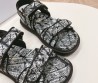Женские сандалии Christian Dior черно-белые с принтом 2024