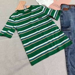 Женская футболка Miu Miu зеленая в разноцветную полоску 2024