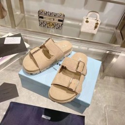 Женские замшевые шлепки Prada бежевые 2024