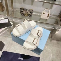 Женские кожаные шлепки Prada белые 2024