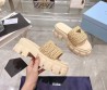 Женские плетёные шлепанцы Prada Monolith бежевые на тракторной подошве 2024
