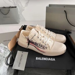 Женские текстильные кеды Balenciaga белые 2024