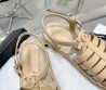 Женские кожаные сандалии Chanel бежевые с плетением 2024