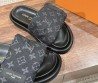 Женские текстильные шлепки Louis Vuitton черные с монограммами 2024
