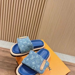 Женские текстильные шлепки Louis Vuitton синие с монограммами 2024