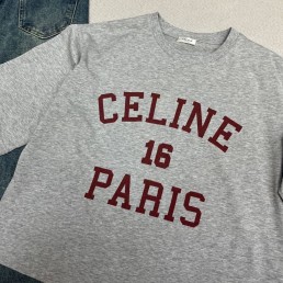Женская футболка Celine серая с надписью 2024