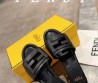 Женские кожаные шлепки Fendi черные 2024