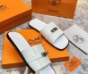 Мужские кожаные шлепки Hermes белые с замочком 2024