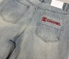 Женские джинсы Chanel голубые с красной вышивкой 2024