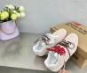 Женские замшевые кроссовки Miu Miu х New Balance бежевые с разноцветными шнурками 2024