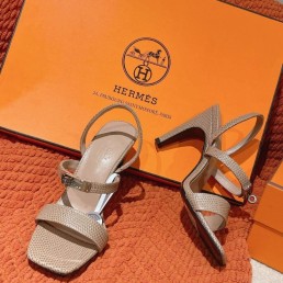 Женские кожаные босоножки Hermes бежевые 2024
