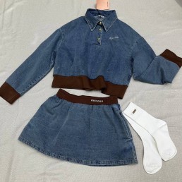 Женский джинсовый костюм с юбкой Miu Miu синий 2024