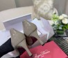 Женские кожаные туфли Roger Vivier серые лакированные 2024 каблук 5 см