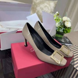 Женские кожаные туфли Roger Vivier серые лакированные 2024 каблук 5 см