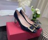 Женские кожаные туфли Roger Vivier синие лакированные 2024 каблук 5 см