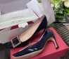 Женские кожаные туфли Roger Vivier синие лакированные 2024 каблук 5 см