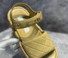 Женские кожаные сандалии Chanel бежевые с прострочкой 2024