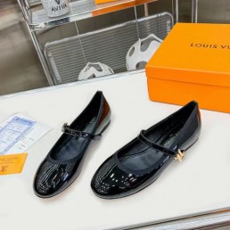 Женские кожаные балетки с ремешком Louis Vuitton Romy черные лакированные 2024