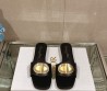 Женские кожаные шлепанцы Christian Dior черные с золотой пряжкой 2024