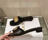 Женские кожаные шлепанцы Christian Dior черные с золотой пряжкой 2024