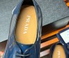 Мужские кожаные туфли Prada синие лакированные на шнурках 2024